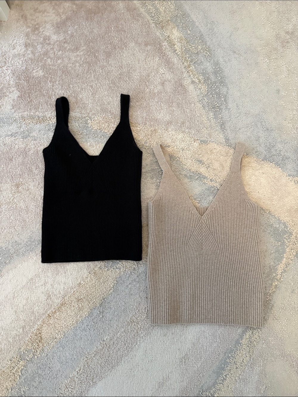 J. Crew cashmere Black and beige Ribbed V-Neck Knit Tank Sweaters -size small
